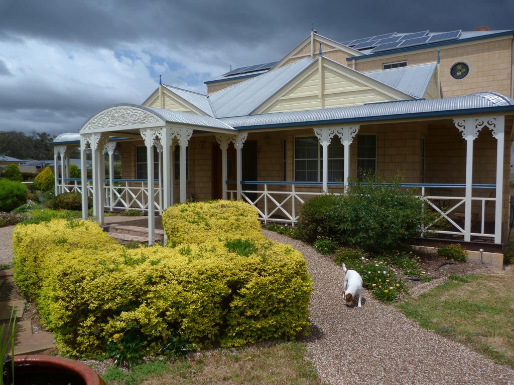 Grovely House Bed & Breakfast Stanthorpe Ngoại thất bức ảnh