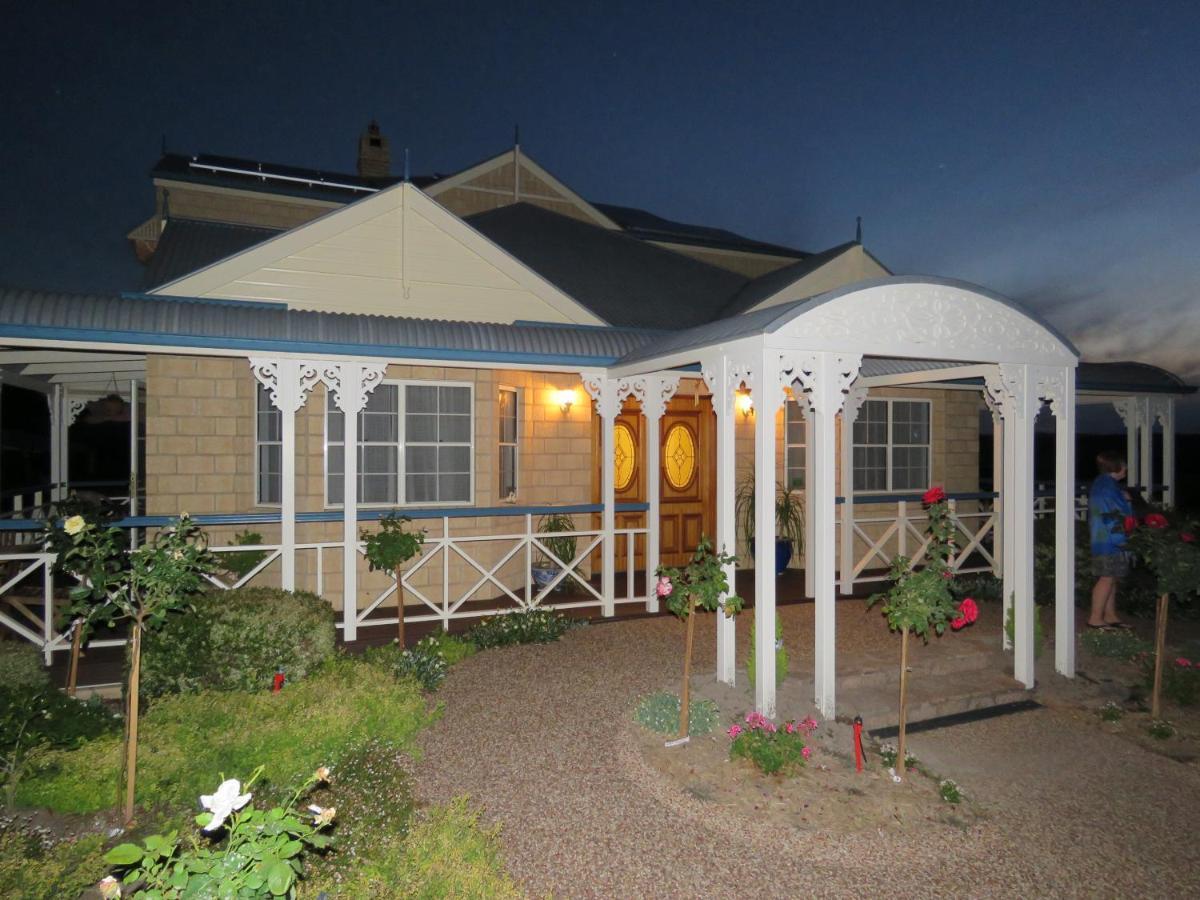 Grovely House Bed & Breakfast Stanthorpe Ngoại thất bức ảnh